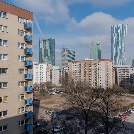 Chmielna Street - Station