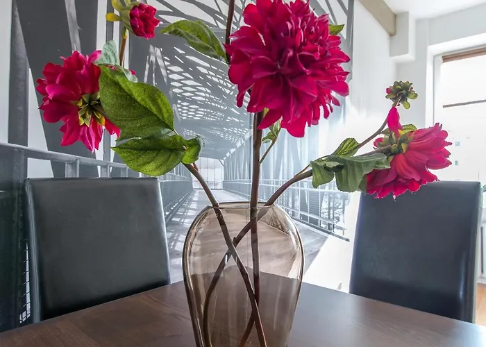 Chmielna Street - Station * وارسو