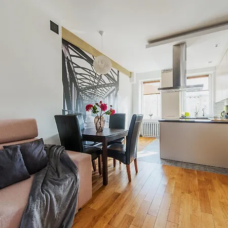 Chmielna Street - Station Apartmán