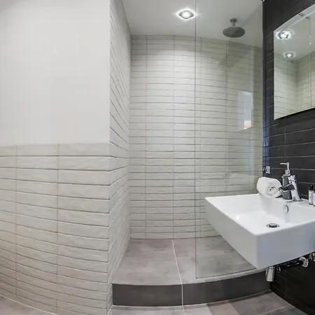 Chmielna Street - Station * Warszawa