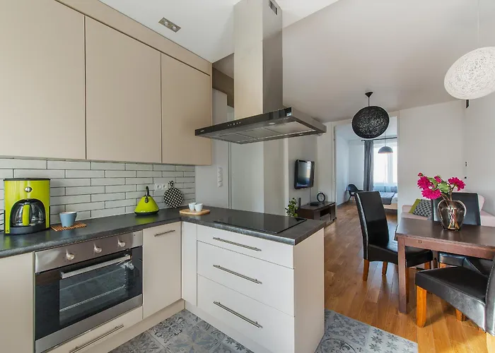 Apartman Chmielna Street - Station Varsó